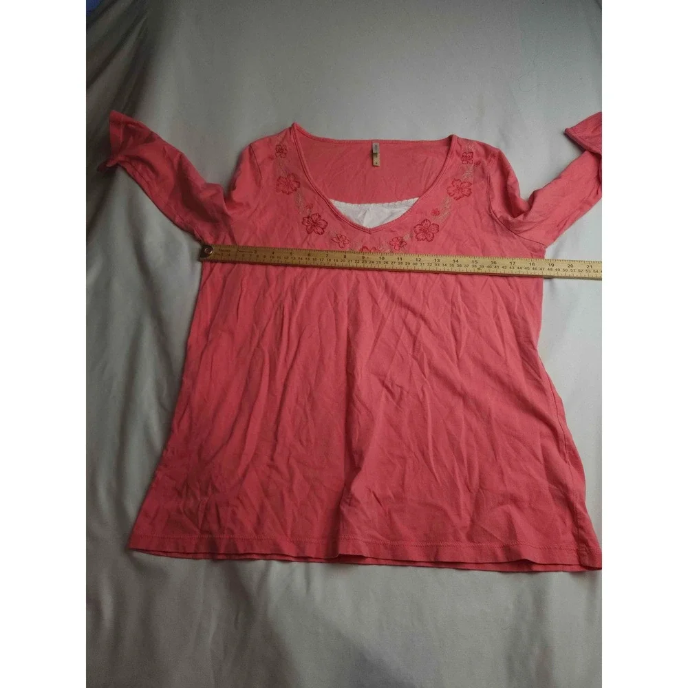 White Stag Womens Peach Glow Floral Embroidered V-Neck 3/4 Sleeve Top Size M
